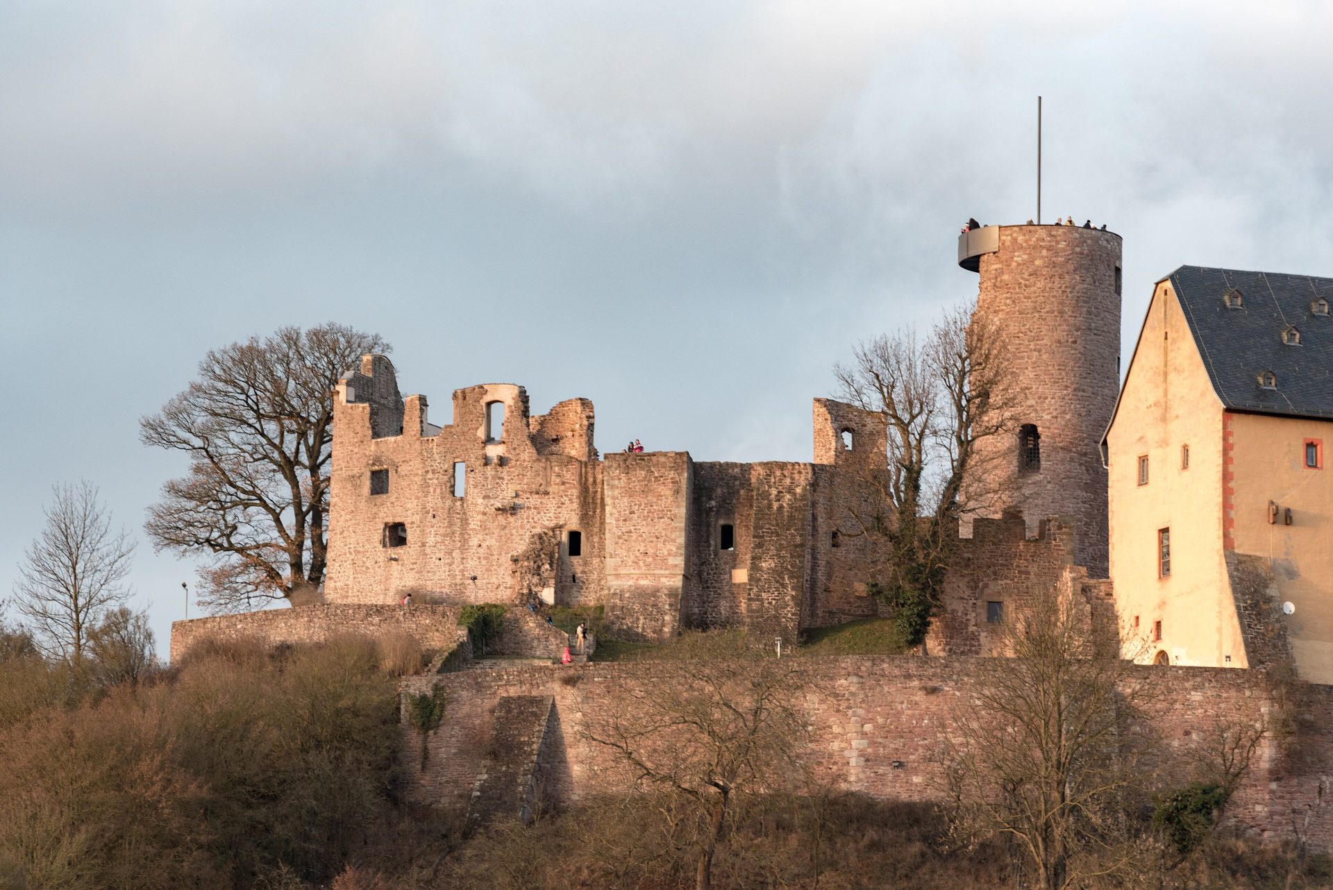 Burg Schwarzenfels an der Motorradtour Spessart-Mainland