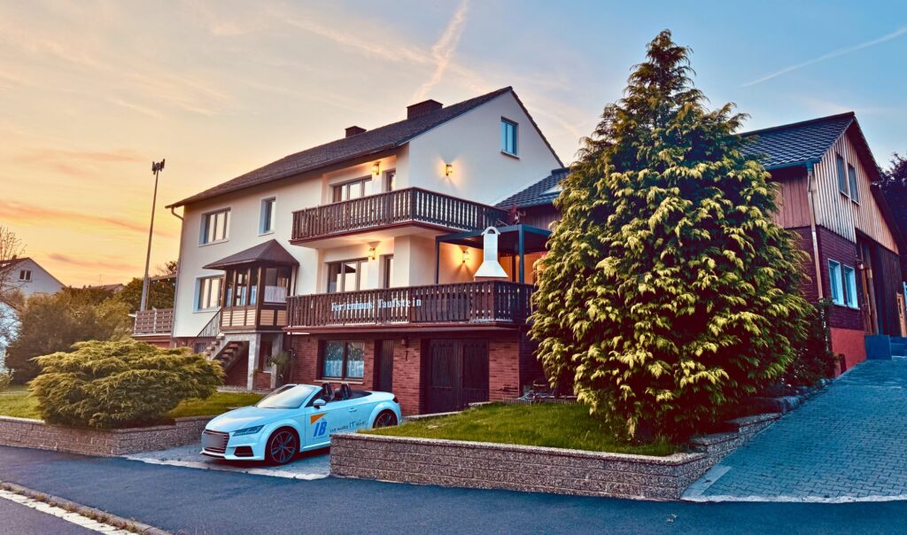 Ferienhaus Taufstein – das Haus am Abend